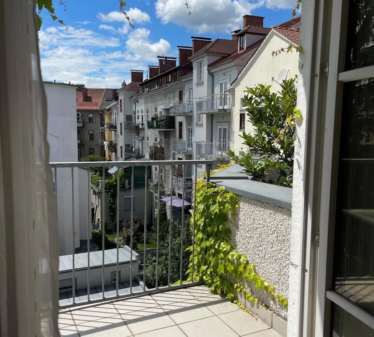 Sunny Apartment Graz